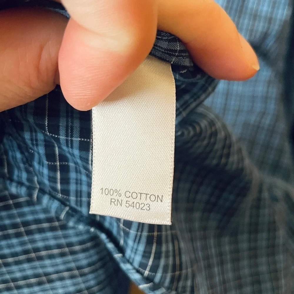 Banana Republic Non-Iron Classic Fit men’s button down cotton shirt L blue plaid